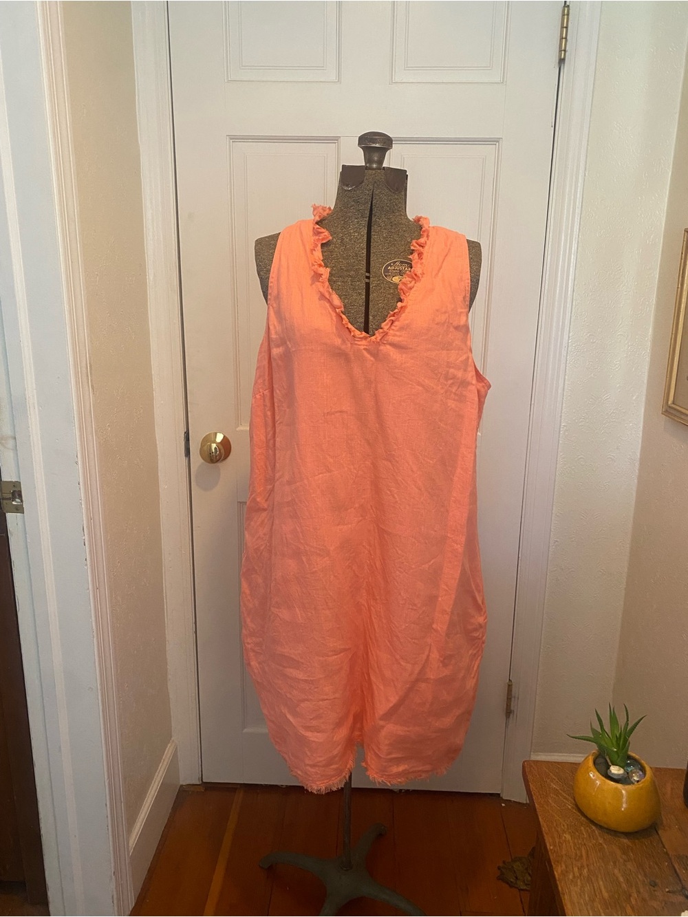 Tommy Bahama LINEN Sleeveless Ruffle V-Neck Coral Sheath Dress Size XL Coastal